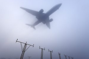 Видеть во сне низко летящий самолёт: значения