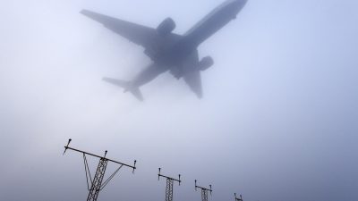 Видеть во сне низко летящий самолёт: значения