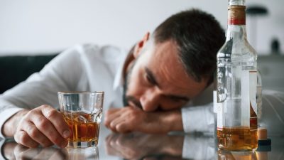До чого сниться п’яна людина
