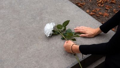 К чему снится смерть близкого человека