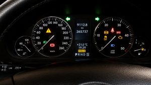 Індикатори на панелі приладів Mercedes